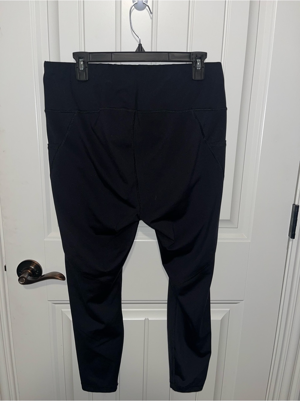 Yogalicious Black High-Waist Pocket Leggings - Picture 3 of 3